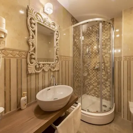 Gradi-five Bedroom With Outdoor Pool Villa Mokosica