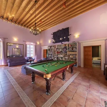 Villa Gradi-five Bedroom With Outdoor Pool *