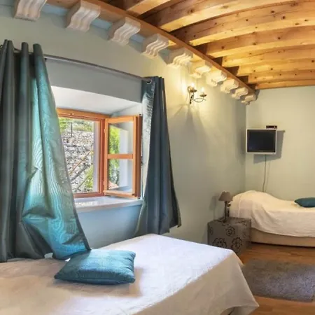 Villa Gradi-five Bedroom With Outdoor Pool *