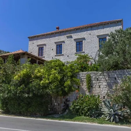 Gradi-five Bedroom With Outdoor Pool *